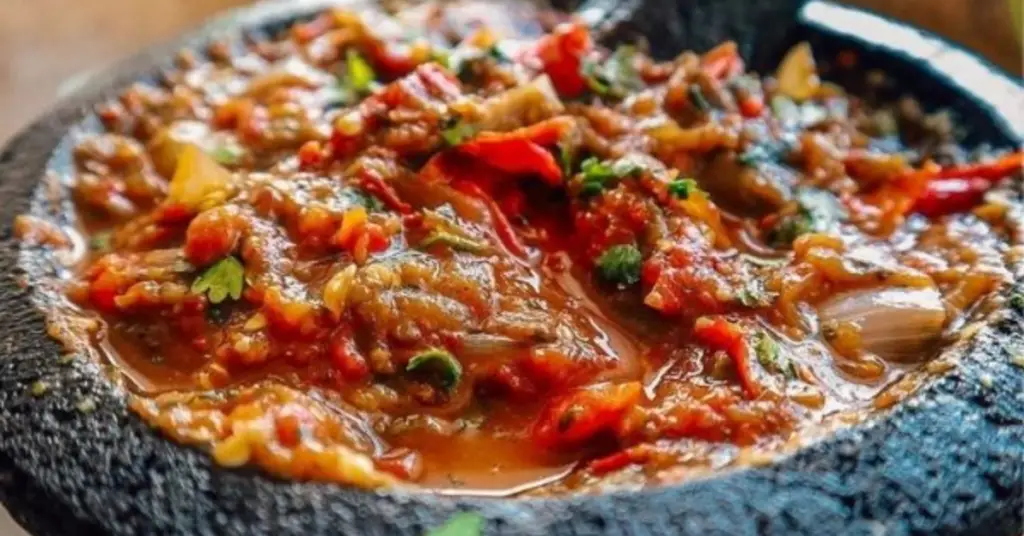 Si te estás preguntando Como hacer salsa mexicana en este artículo te traemos la receta ¡Ideal para acompañar todas tus comidas!