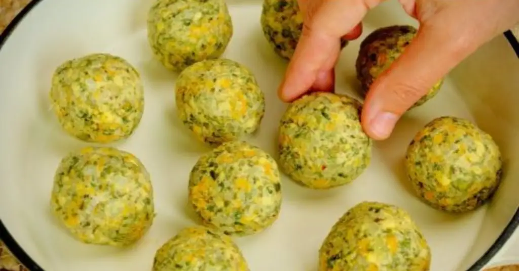Prepara esta exquisita receta de albóndigas de lentejas con salsa de tomate para tener un almuerzo o cena nutritiva y saludable